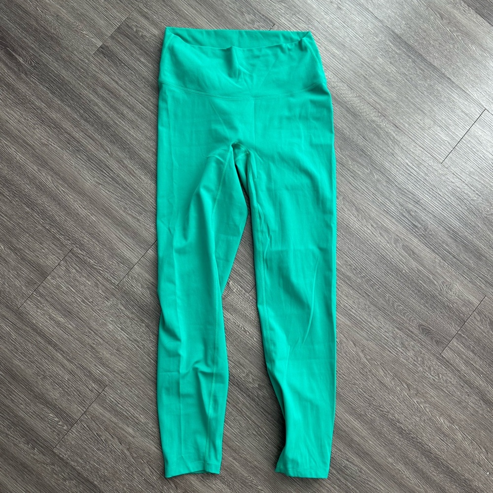 SOLD Kelly Green Lululemon leggings